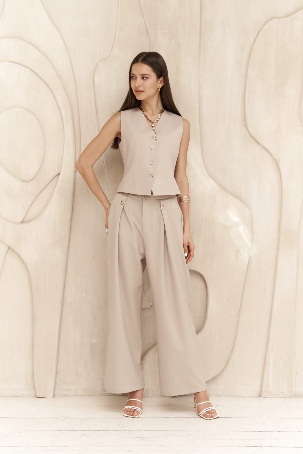 Rianto Dark Beige Short Vest